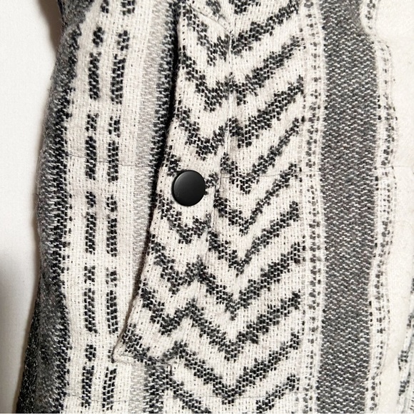 Be Cool Vest - Picture 2 of 9